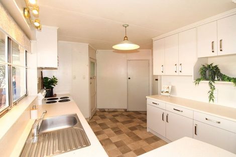 Photo of property in 78 Victoria Street, Carterton, 5713