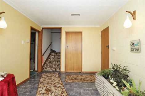 Photo of property in 68 Marine Parade, Bluff, 9814