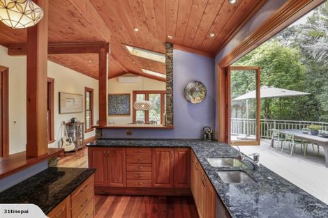 Photo of property in 31 Tinopai Road, Titirangi, Auckland, 0604