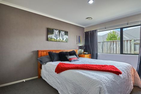 Photo of property in 27 Rodeo Drive, Kelvin Grove, Palmerston North, 4414