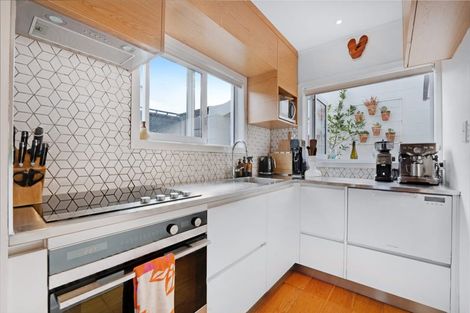 Photo of property in 10/72 Kitchener Road, Milford, Auckland, 0620