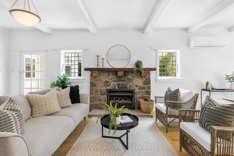 Photo of property in 166 Fendalton Road, Fendalton, Christchurch, 8052