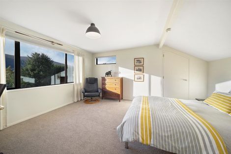 Photo of property in 77 Oregon Drive, Kelvin Heights, Queenstown, 9300