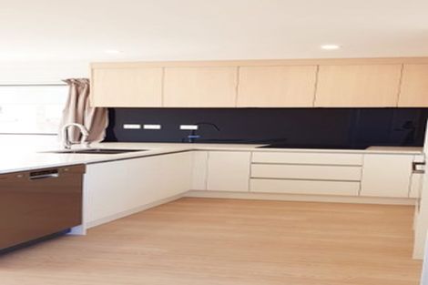 Photo of property in 2b Wendell Place, Greenlane, Auckland, 1061