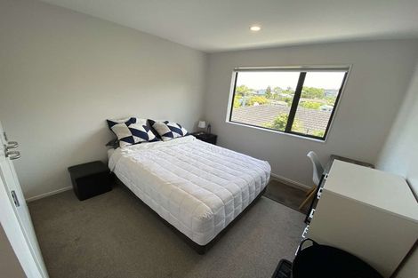 Photo of property in 7a Kerria Place, Sunnynook, Auckland, 0620