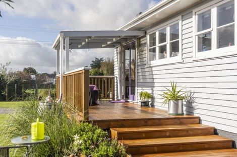 Photo of property in 30 Oxford Street, Martinborough, 5711