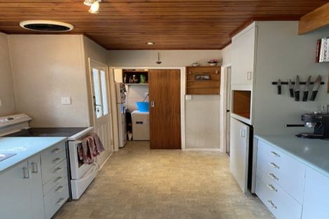 Photo of property in 44 Easton Park Parade, Glenfield, Auckland, 0629