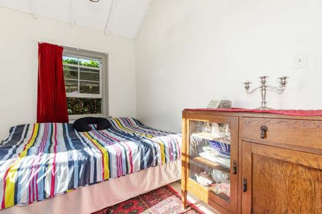 Photo of property in 731 Swanson Road, Swanson, Auckland, 0612