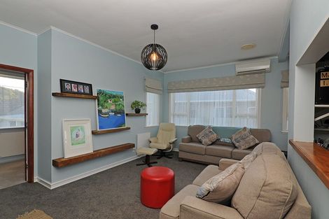 Photo of property in 4 Leveson Street, Strathmore Park, Wellington, 6022