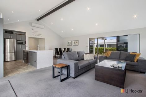 Photo of property in 23 Surfers Avenue, Waihi Beach, 3611