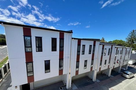 Photo of property in 41b Kelwyn Road, Kelston, Auckland, 0602