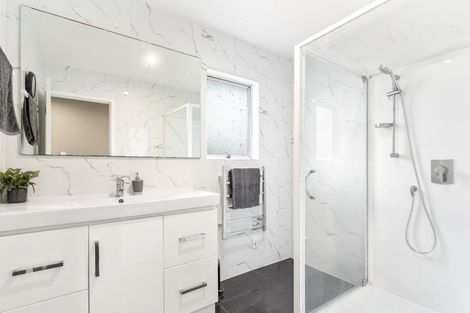 Photo of property in 4 Metcalfe Road, Ranui, Auckland, 0612