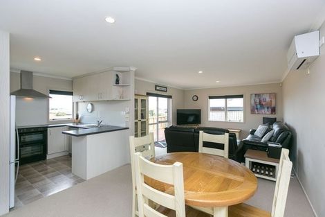 Photo of property in 15 Jules Crescent, Bell Block, New Plymouth, 4312