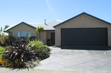 Photo of property in 73 Woodhurst Drive, Casebrook, Christchurch, 8051