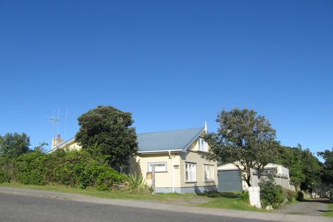 Photo of property in 35 Toi Street, Otaki Beach, Otaki, 5512