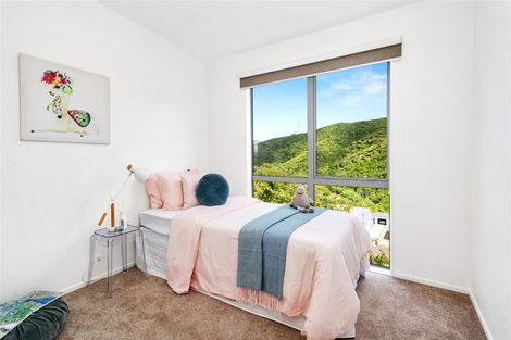 Photo of property in 30 Saddleback Grove, Karori, Wellington, 6012