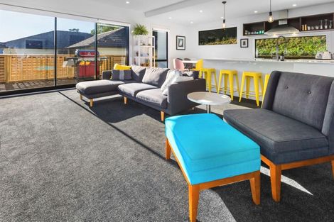 Photo of property in 5 Hull Place, Whitby, Porirua, 5024