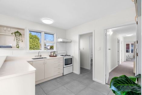 Photo of property in 53 Greendale Avenue, Avonhead, Christchurch, 8042