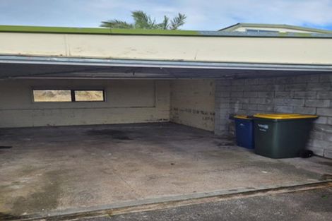 Photo of property in 2/23 Weldene Avenue, Glenfield, Auckland, 0629