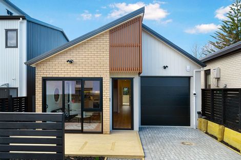 Photo of property in 10a Kotiu Place, Massey, Auckland, 0614