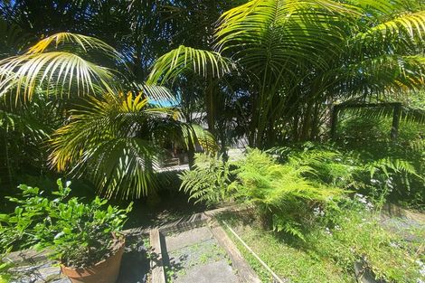 Photo of property in 153 Laingholm Drive, Laingholm, Auckland, 0604