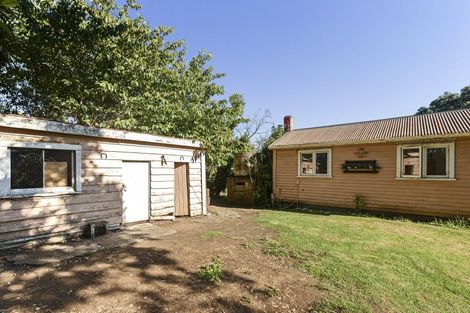 Photo of property in 6 Rangi Street, Mokau, 4376