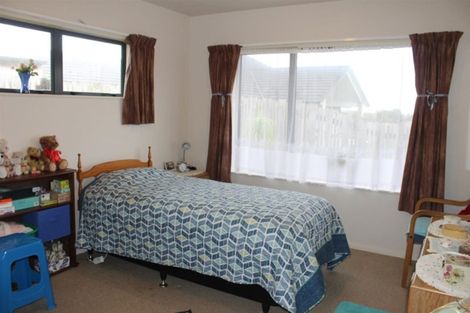 Photo of property in 4a Ash Grove, Maungaturoto, 0520