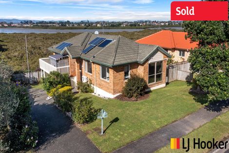 Photo of property in 14 Sandwick Drive, Weymouth, Auckland, 2103