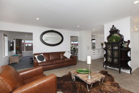 Photo of property in 43 Hastings Place, Hamilton Lake, Hamilton, 3204