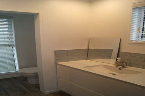 Photo of property in 78 Thurleigh Grove, Karori, Wellington, 6012