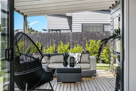 Photo of property in 2 Poroporo Lane, Wainui, Silverdale, 0992