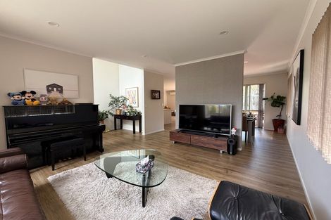 Photo of property in 66 Harrowglen Drive, Northcross, Auckland, 0630