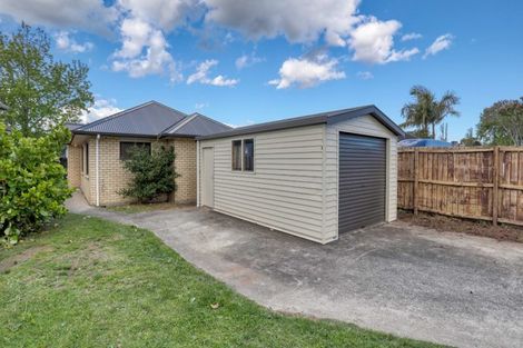 Photo of property in 2 Hamblyn Place, Ranui, Auckland, 0612