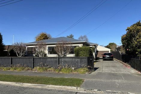 Photo of property in 11 Wittys Road, Avonhead, Christchurch, 8042
