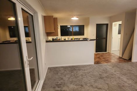Photo of property in 75 Meadowvale Rise, Titirangi, Auckland, 0604