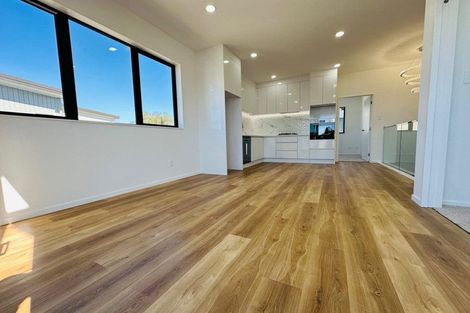 Photo of property in 1c Edwards Avenue, Henderson, Auckland, 0610