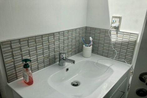 Photo of property in Mondrian Townhouses, 10/24 Hanson Street, Mount Cook, Wellington, 6021