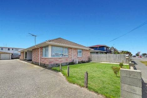 Photo of property in 72 Hawke Street, New Brighton, Christchurch, 8083