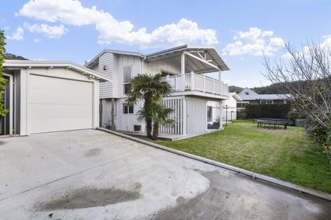 Photo of property in 246 Onemana Drive, Onemana, Whangamata, 3691