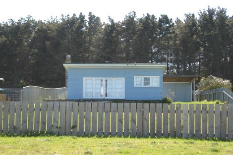 Photo of property in 60 Koputara Road, Himatangi Beach, Foxton, 4891