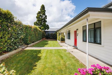 Photo of property in 121/123 High Street, Bulls, 4818