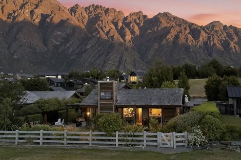 Photo of property in 20 Rannoch Drive, Jacks Point, Queenstown, 9371