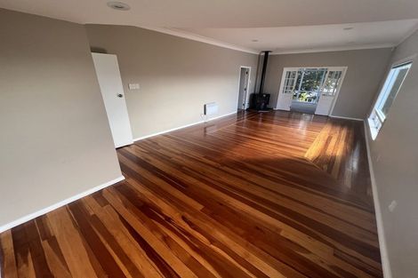 Photo of property in 28 Singers Road, Korokoro, Lower Hutt, 5012
