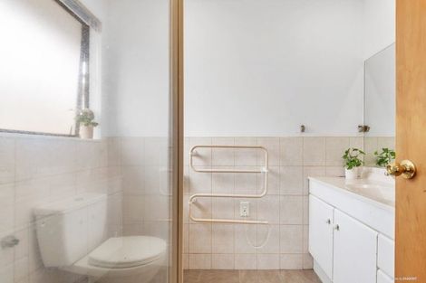 Photo of property in 2/10 Oriana Avenue, Lynfield, Auckland, 1042