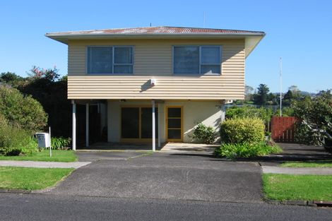 Photo of property in 57 Edgewater Drive, Pakuranga, Auckland, 2010