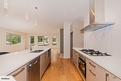 Photo of property in 92 Tiriwa Drive, Massey, Auckland, 0614