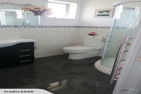 Photo of property in 2/86 Weatherly Road, Torbay, Auckland, 0630