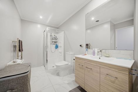 Photo of property in 117 Hobsonville Point Road, Hobsonville, Auckland, 0616