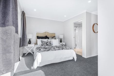 Photo of property in 2/23 Montgomery Crescent, Bader, Hamilton, 3206