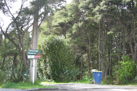 Photo of property in 15 Staley Road, Parau, Auckland, 0604